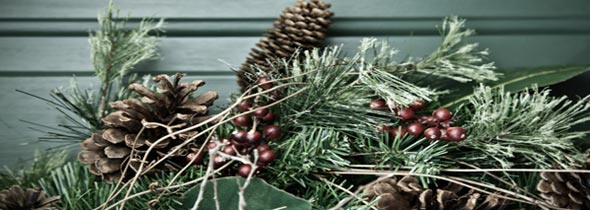 Making your own bow and decorating a Christmas tree with ribbon